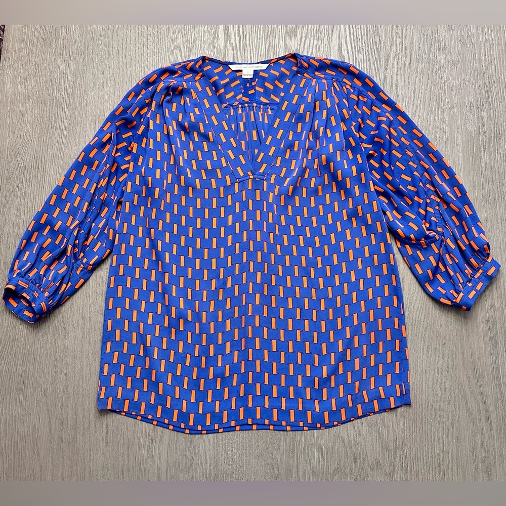 DVF Diane von Furstenberg Silk Blouse – Size 4